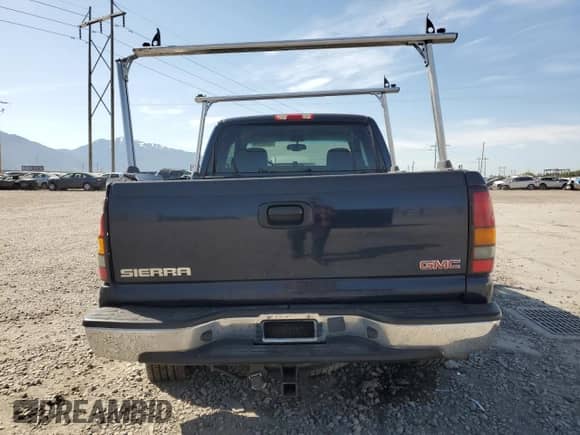 2005 GMC Sierra 1500 SLT z VIN 1GTEK19B85E181837, wystawiony jako Copart lot #58852935 z przebiegiem 139 305 mil mil oraz Szkoda całkowita • Salvage title. Historia ofert i sprzedaży dostępna na DreamBid. Obrazek 6.