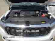 2025 Ram 1500 z VIN 1C6SRFKP5SN615510, wystawiony jako Copart lot #52185475 z przebiegiem 593 mil mil oraz Szkoda całkowita • Salvage title. Historia ofert i sprzedaży dostępna na DreamBid. Obrazek 12.