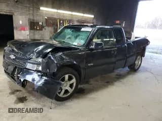 2005 Chevrolet Silverado SS с VIN 2GCEK19N651194856, выставлен на аукционе Copart как лот 81025334 с пробегом 247 303 миль миль и Списание • Salvage title. История ставок и продаж доступна на DreamBid. Изображение 1.