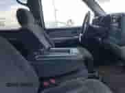 2002 Chevrolet Suburban LT с VIN 3GNEC16T52G208952, выставлен на аукционе IAAI как лот 41857120 с пробегом Не указан миль и . История ставок и продаж доступна на DreamBid. Изображение 5.