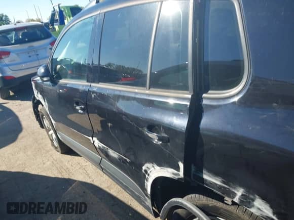 2015 Volkswagen Tiguan S с VIN WVGAV7AXXFW615196, выставлен на аукционе IAAI как лот 43425962 с пробегом 119 296 миль миль и . История ставок и продаж доступна на DreamBid. Изображение 14.