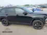 2022 Jeep Grand Cherokee Laredo z VIN 1C4RJHAG9N8582753, wystawiony jako IAAI lot #42535158 z przebiegiem 30 997 mil mil oraz . Historia ofert i sprzedaży dostępna na DreamBid. Obrazek 13.