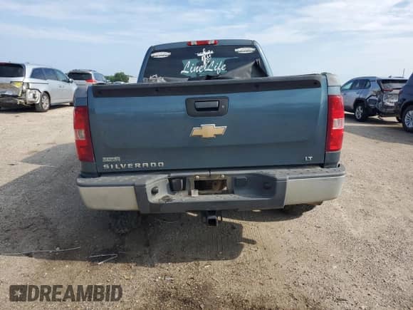 2010 Chevrolet Silverado 1500 LT z VIN 1GCSCSE04AZ206021, wystawiony jako Copart lot #70016105 z przebiegiem 261 321 mil mil oraz Szkoda całkowita • Salvage title. Historia ofert i sprzedaży dostępna na DreamBid. Obrazek 6.