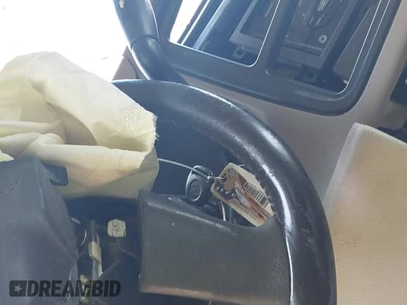 2003 Chevrolet Tahoe LS с VIN 1GNEC13V43R287246, выставлен на аукционе IAAI как лот 42379731 с пробегом Не указан миль и . История ставок и продаж доступна на DreamBid. Изображение 11.