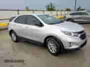 2020 Chevrolet Equinox LS z VIN 3GNAXHEV8LS586390, wystawiony jako Copart lot #82062445 z przebiegiem 26 014 mil mil oraz Szkoda całkowita • Salvage title. Historia ofert i sprzedaży dostępna na DreamBid. Obrazek 4.