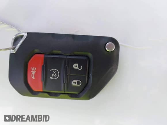 2021 Jeep Wrangler Unlimited Sahara z VIN 1C4JJXP63MW716690, wystawiony jako IAAI lot #42087879 z przebiegiem 40 889 mil mil oraz . Historia ofert i sprzedaży dostępna na DreamBid. Obrazek 11.