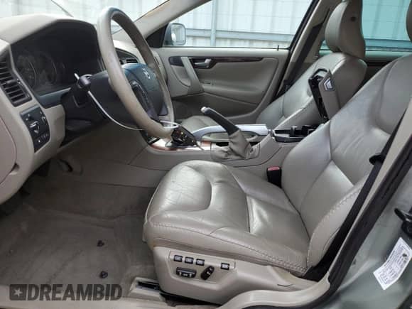 2006 Volvo XC70 with VIN YV4SZ592361222466, listed as a Copart auction lot 68263445 with 110,196 mi miles and Clean title. Bid and sale history available at DreamBid. Image 7.