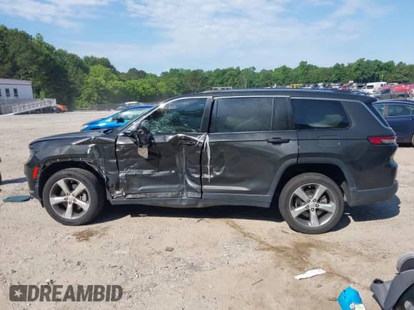 2022 Jeep Grand Cherokee Limited with VIN 1C4RJJBG9N8528987, listed as a IAAI auction lot 42320077 with 60,000 mi miles and . Bid and sale history available at DreamBid. Image 14.
