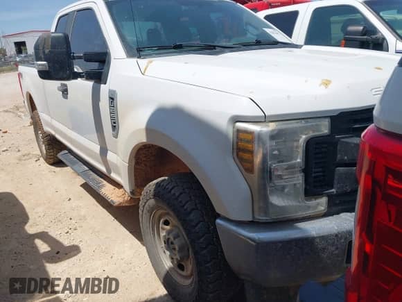 2019 Ford F-250 XL z VIN 1FT7X2B69KEG56078, wystawiony jako IAAI lot #42832697 z przebiegiem 178 498 mil mil oraz . Historia ofert i sprzedaży dostępna na DreamBid. Obrazek 1.