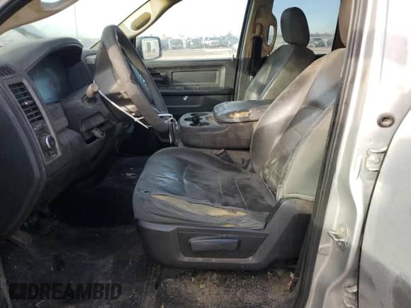 2016 Ram 1500 ST z VIN 1C6RR7FT0GS392572, wystawiony jako Copart lot #42344715 z przebiegiem 328 606 mil mil oraz Szkoda całkowita • Salvage title. Historia ofert i sprzedaży dostępna na DreamBid. Obrazek 7.