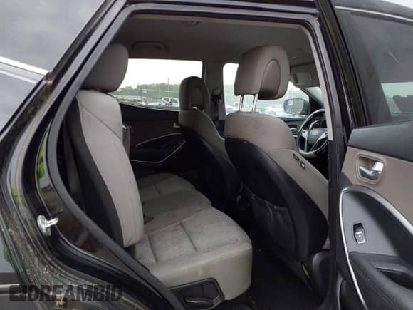 2016 Hyundai Santa Fe с VIN 5XYZT3LB0GG348821, выставлен на аукционе IAAI как лот 43476934 с пробегом Не указан миль и . История ставок и продаж доступна на DreamBid. Изображение 8.