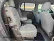 2018 Chevrolet Traverse LT Cloth z VIN 1GNERGKW4JJ112373, wystawiony jako Copart lot #89824645 z przebiegiem 235 266 mil mil oraz Szkoda całkowita • Salvage title. Historia ofert i sprzedaży dostępna na DreamBid. Obrazek 11.