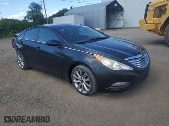 2013 Hyundai Sonata SE z VIN 5NPEC4AC6DH513064, wystawiony jako Copart lot #70492335 z przebiegiem 261 271 mil mil oraz Szkoda całkowita • Salvage title. Historia ofert i sprzedaży dostępna na DreamBid. Obrazek 4.
