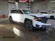 2025 Jeep Grand Cherokee Laredo X z VIN 1C4RJKAGXS8632035, wystawiony jako Copart lot #81558194 z przebiegiem Nie podano mil oraz Nie do naprawy • Non repairable. Historia ofert i sprzedaży dostępna na DreamBid. Obrazek 4.