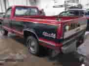 1990 GMC Sierra 1500 z VIN 1GTDK14K7LE522631, wystawiony jako IAAI lot #41424510 z przebiegiem 263 201 mil mil oraz . Historia ofert i sprzedaży dostępna na DreamBid. Obrazek 3.
