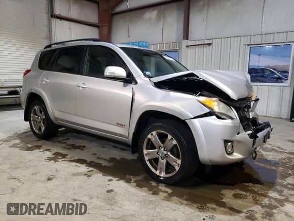 2011 Toyota RAV4 Sport z VIN JTMRF4DVXB5042006, wystawiony jako Copart lot #86847895 z przebiegiem 145 757 mil mil oraz Czysty tytuł • Clean title. Historia ofert i sprzedaży dostępna na DreamBid. Obrazek 4.