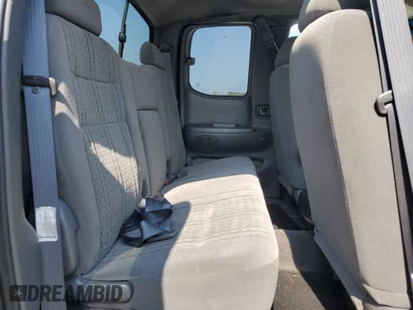 2004 Toyota Tundra SR5 z VIN 5TBBT441X4S454987, wystawiony jako Copart lot #64768445 z przebiegiem 225 281 mil mil oraz Czysty tytuł • Clean title. Historia ofert i sprzedaży dostępna na DreamBid. Obrazek 10.