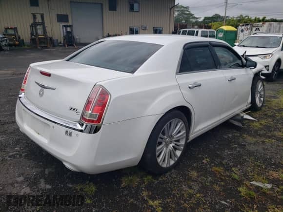 2013 Chrysler 300 C с VIN 2C3CCAET8DH529974, выставлен на аукционе Copart как лот 59144565 с пробегом 118 599 миль миль и Списание • Salvage title. История ставок и продаж доступна на DreamBid. Изображение 3.
