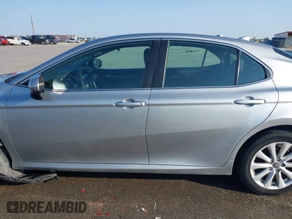 2019 Toyota Camry SE z VIN 4T1B11HK0KU246278, wystawiony jako IAAI lot #43174339 z przebiegiem 106 145 mil mil oraz . Historia ofert i sprzedaży dostępna na DreamBid. Obrazek 15.