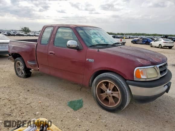 1997 Ford F-150 XL с VIN 1FTDX0722VKB46979, выставлен на аукционе Copart как лот 71900575 с пробегом 121 200 миль миль и Списание • Salvage title. История ставок и продаж доступна на DreamBid. Изображение 4.
