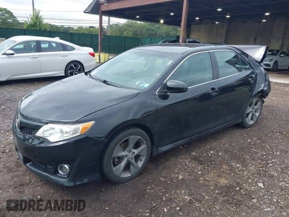 2014 Toyota Camry L with VIN 4T1BF1FK6EU727449, listed as a IAAI auction lot 43046975 with 238,474 mi miles and . Bid and sale history available at DreamBid. Image 2.
