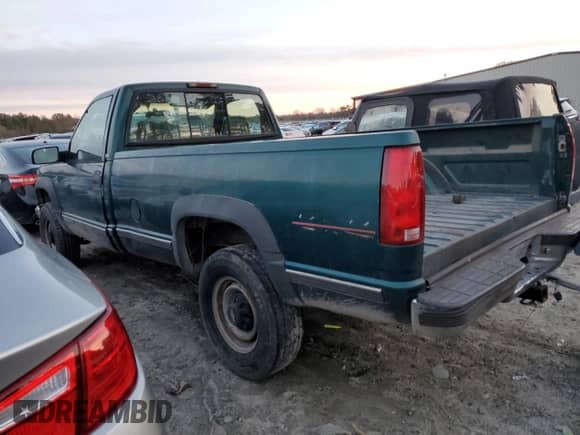 1997 Chevrolet Silverado 2500 с VIN 1GCGK24R7VE150999, выставлен на аукционе Copart как лот 85442724 с пробегом 180 872 миль миль и Списание • Salvage title. История ставок и продаж доступна на DreamBid. Изображение 2.