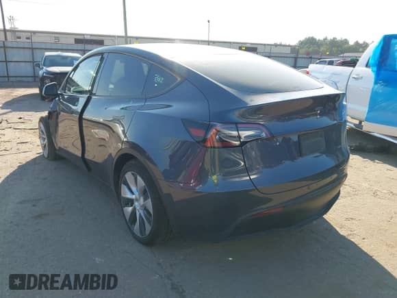 2023 Tesla Model Y Long Range с VIN 7SAYGAEE9PF969545, выставлен на аукционе IAAI как лот 43410429 с пробегом 15 885 миль миль и . История ставок и продаж доступна на DreamBid. Изображение 3.