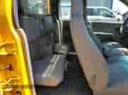 2006 Chevrolet Colorado Work Truck z VIN 1GCDT198568285571, wystawiony jako Copart lot #64899665 z przebiegiem 107 622 mil mil oraz Szkoda całkowita • Salvage title. Historia ofert i sprzedaży dostępna na DreamBid. Obrazek 10.