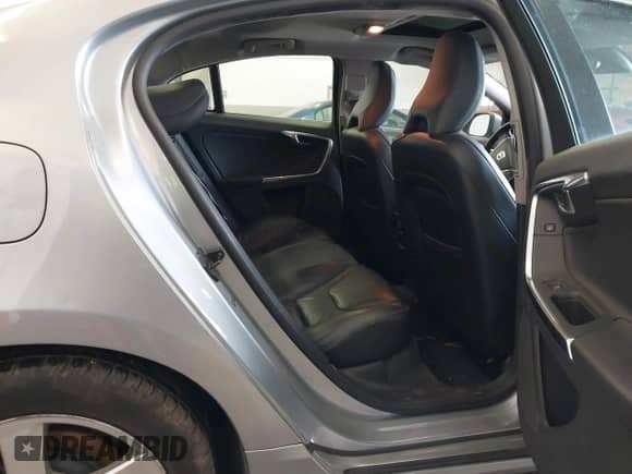 2013 Volvo S60 T5 с VIN YV1612FHXD2181306, выставлен на аукционе IAAI как лот 41726747 с пробегом 116 836 миль миль и . История ставок и продаж доступна на DreamBid. Изображение 8.