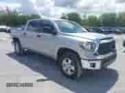 2021 Toyota Tundra SR5 z VIN 5TFDY5F17MX047532, wystawiony jako IAAI lot #42384142 z przebiegiem 79 318 mil mil oraz . Historia ofert i sprzedaży dostępna na DreamBid. Obrazek 1.