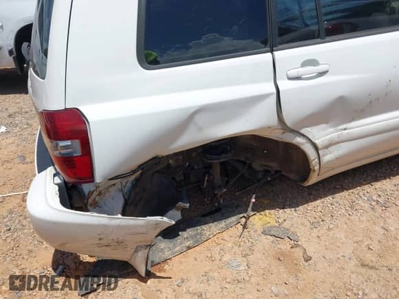 2004 Toyota Highlander with VIN JTEEP21A340004727, listed as a IAAI auction lot 42687205 with 224,050 mi miles and . Bid and sale history available at DreamBid. Image 12.