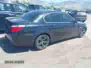 2006 BMW 5 Series z VIN WBANF33526CB86807, wystawiony jako IAAI lot #42182522 z przebiegiem Nie podano mil oraz . Historia ofert i sprzedaży dostępna na DreamBid. Obrazek 4.