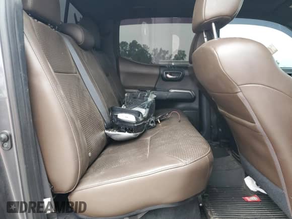 2017 Toyota Tacoma Limited with VIN 5TFGZ5AN4HX060409, listed as a Copart auction lot 70018195 with 114,561 mi miles and Salvage title. Bid and sale history available at DreamBid. Image 10.