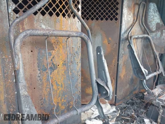 2014 Ford Econoline Cargo Commercial z VIN 1FTNE2EW5EDA89709, wystawiony jako IAAI lot #41342472 z przebiegiem Nie podano mil oraz . Historia ofert i sprzedaży dostępna na DreamBid. Obrazek 8.