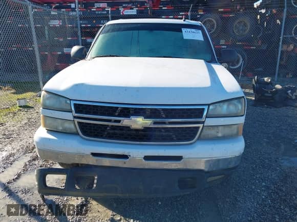 2006 Chevrolet Silverado 1500 LT3 with VIN 2GCEK13T561104802, listed as a IAAI auction lot 43438625 with 317,935 mi miles and . Bid and sale history available at DreamBid. Image 12.