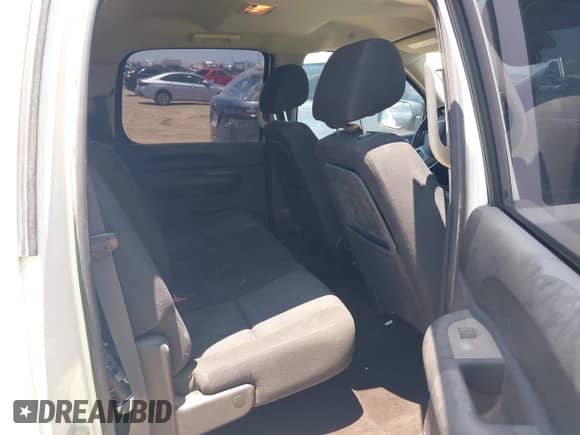 2011 Chevrolet Silverado 1500 LT z VIN 3GCPCSE03BG180213, wystawiony jako IAAI lot #42673283 z przebiegiem 212 762 mil mil oraz . Historia ofert i sprzedaży dostępna na DreamBid. Obrazek 8.