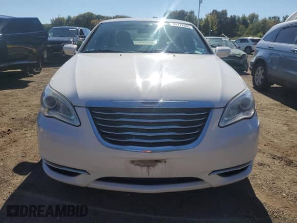 2014 Chrysler 200 LX with VIN 1C3CCBAB9EN170369, listed as a Copart auction lot 84772685 with 103,406 mi miles and Salvage title. Bid and sale history available at DreamBid. Image 5.