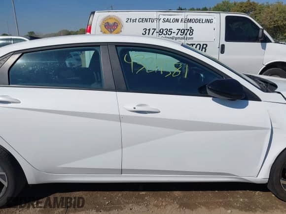 2025 Hyundai Elantra SEL Sport with VIN KMHLM4DG8SU923978, listed as a IAAI auction lot 43214581 with 3,349 mi miles and . Bid and sale history available at DreamBid. Image 13.