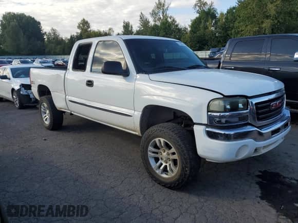 2003 GMC Sierra 1500 SLT z VIN 2GTEK19T731335445, wystawiony jako Copart lot #81689485 z przebiegiem Nie podano mil oraz Szkoda całkowita • Salvage title. Historia ofert i sprzedaży dostępna na DreamBid. Obrazek 4.