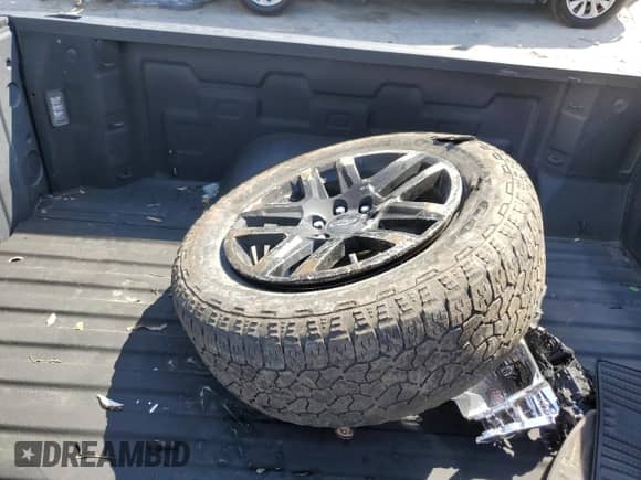 2024 Chevrolet Silverado 1500 Custom с VIN 1GCRDBEK1RZ184102, выставлен на аукционе Copart как лот 86237075 с пробегом 35 623 миль миль и Списание • Salvage title. История ставок и продаж доступна на DreamBid. Изображение 12.