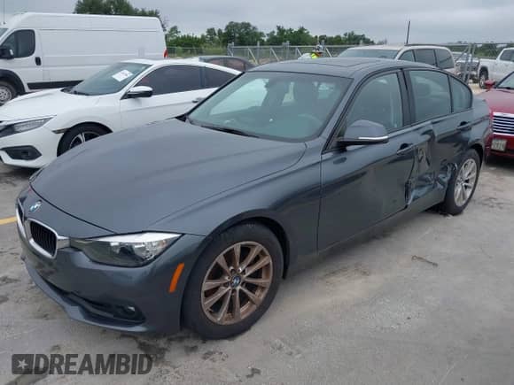 2016 BMW 3 Series 320i xDrive с VIN WBA8A3C53GK551754, выставлен на аукционе IAAI как лот 42399516 с пробегом 135 571 миль миль и . История ставок и продаж доступна на DreamBid. Изображение 2.