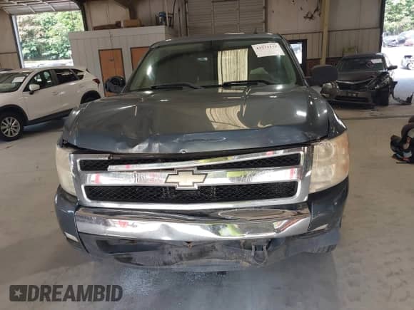 2007 Chevrolet Silverado 1500 1LT with VIN 2GCEC19C471672495, listed as a IAAI auction lot 42573132 with 238,844 mi miles and . Bid and sale history available at DreamBid. Image 12.