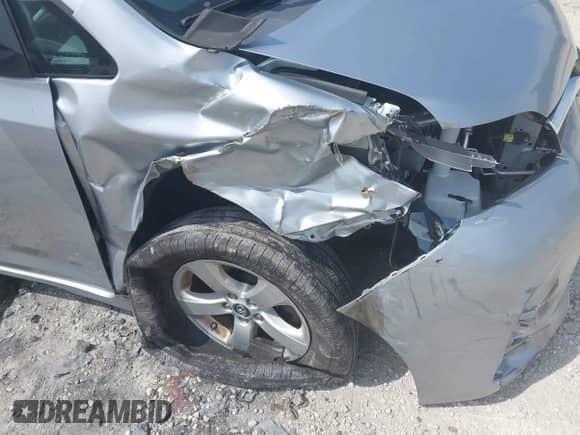 2019 Toyota Sienna LE Auto Access Seat with VIN 5TDKZ3DC3KS006914, listed as a IAAI auction lot 42700169 with 175,376 mi miles and . Bid and sale history available at DreamBid. Image 6.