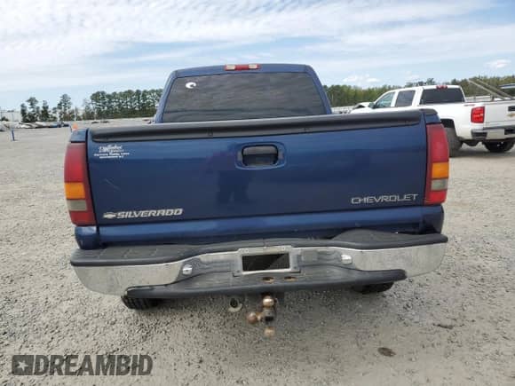 2001 Chevrolet Silverado 1500HD LS z VIN 1GCGC13U31F155179, wystawiony jako Copart lot #75987634 z przebiegiem 200 080 mil mil oraz Szkoda całkowita • Salvage title. Historia ofert i sprzedaży dostępna na DreamBid. Obrazek 6.