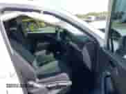 2019 Volkswagen Tiguan S с VIN 3VV0B7AX0KM027036, выставлен на аукционе IAAI как лот 42202681 с пробегом 75 192 миль миль и . История ставок и продаж доступна на DreamBid. Изображение 5.