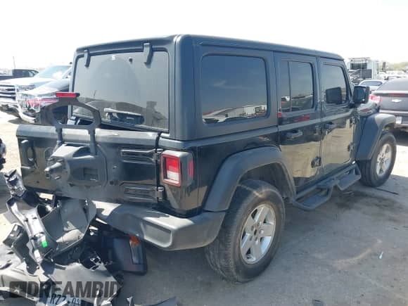 2022 Jeep Wrangler Unlimited Sport S z VIN 1C4HJXDG5NW180130, wystawiony jako IAAI lot #41772922 z przebiegiem 47 625 mil mil oraz . Historia ofert i sprzedaży dostępna na DreamBid. Obrazek 4.