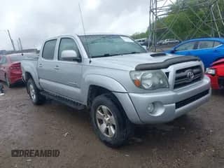 2010 Toyota Tacoma with VIN 3TMLU4EN2AM048658, listed as a IAAI auction lot 42124721 with 271,653 mi miles and . Bid and sale history available at DreamBid. Image 1.