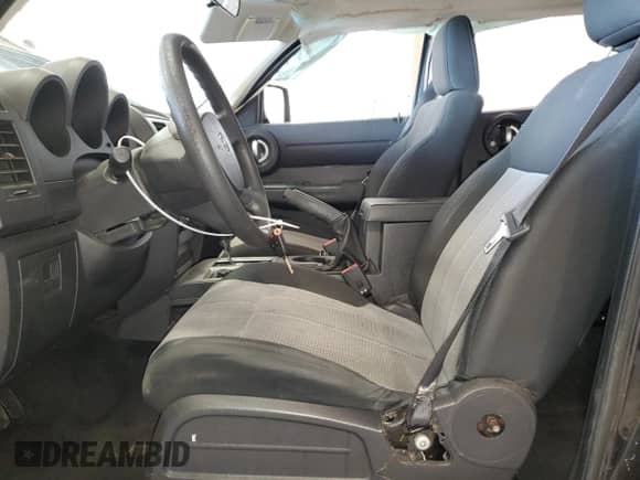 2009 Dodge Nitro SXT z VIN 1D8GU28KX9W536809, wystawiony jako Copart lot #77500034 z przebiegiem 155 737 mil mil oraz Szkoda całkowita • Salvage title. Historia ofert i sprzedaży dostępna na DreamBid. Obrazek 7.