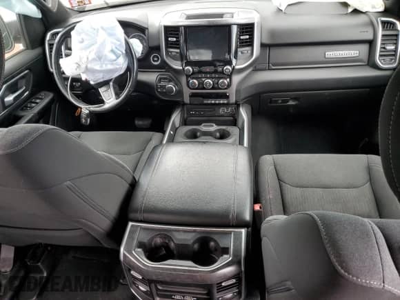 2019 Ram 1500 Big Horn z VIN 1C6SRFFT9KN659775, wystawiony jako Copart lot #69930035 z przebiegiem Nie podano mil oraz Szkoda całkowita • Salvage title. Historia ofert i sprzedaży dostępna na DreamBid. Obrazek 8.