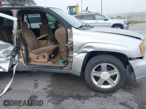 2003 Chevrolet TrailBlazer LT с VIN 1GNDS13S232237989, выставлен на аукционе IAAI как лот 41903459 с пробегом 288 030 миль миль и . История ставок и продаж доступна на DreamBid. Изображение 12.